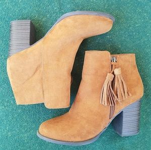 Brown Esprit textile booties